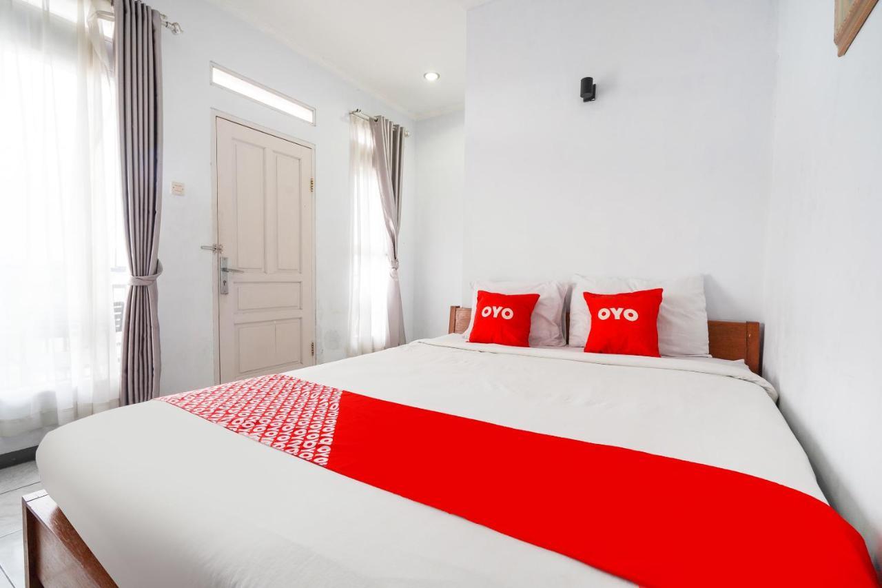 Oyo 91561 Gandhi Hotel 万隆 外观 照片
