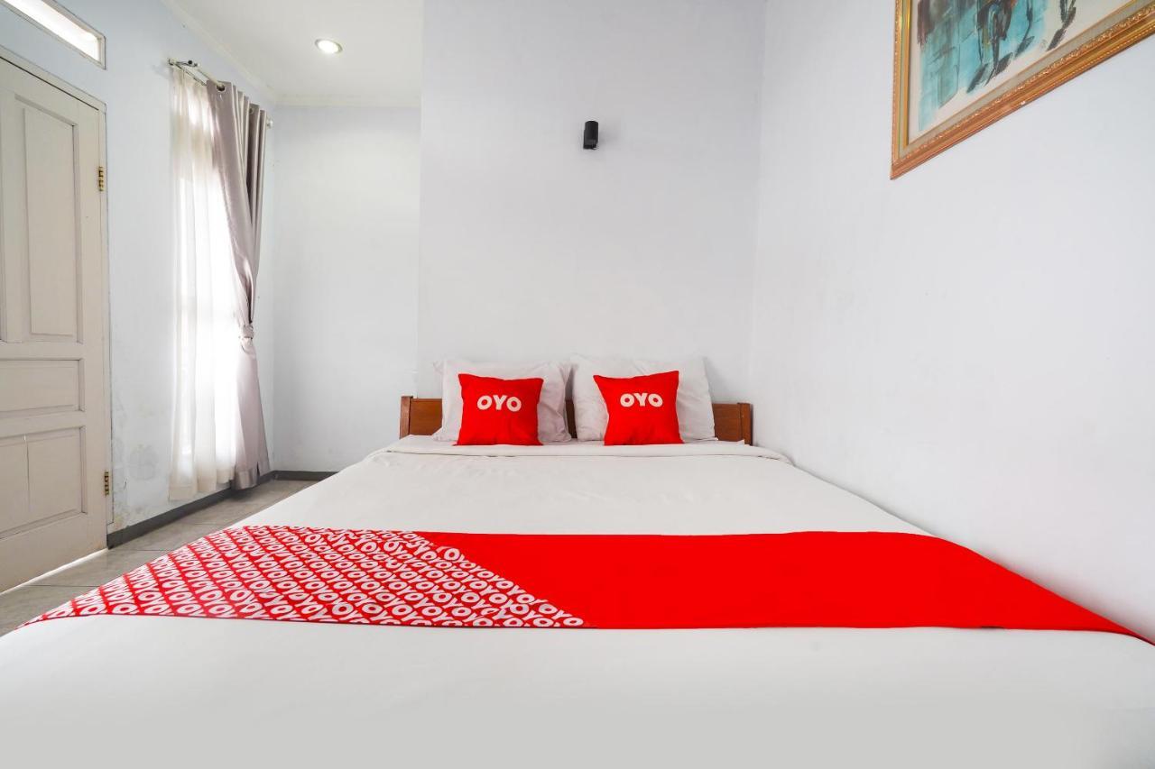 Oyo 91561 Gandhi Hotel 万隆 外观 照片