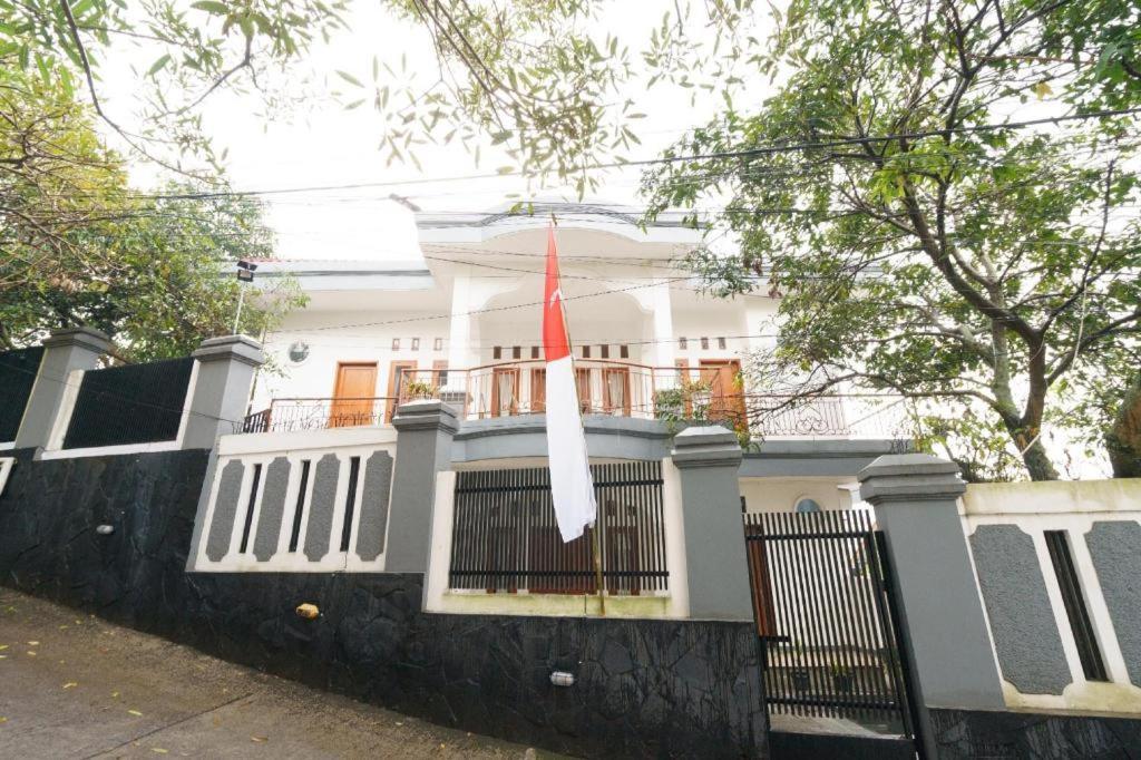 Oyo 91561 Gandhi Hotel 万隆 外观 照片